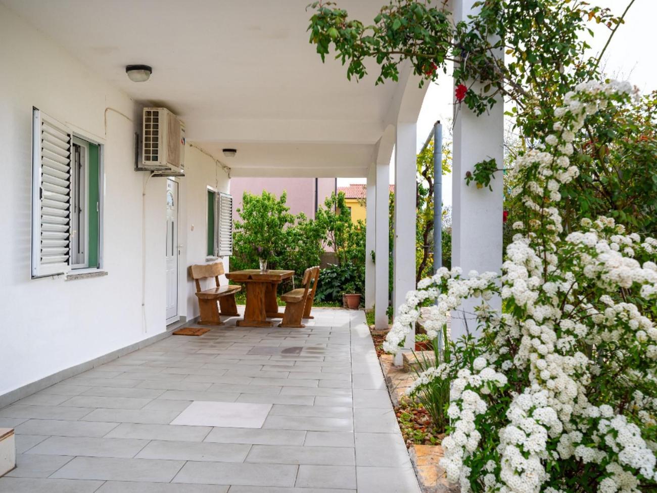 Apartments With A Parking Space Nin, Zadar - 10414 エクステリア 写真